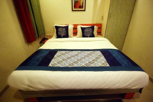 Hotel Royal Apple Ahmedabad Luaran gambar