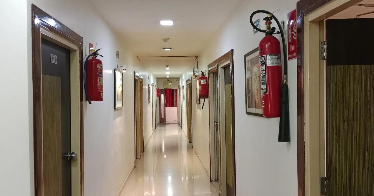 Hotel Royal Apple Ahmedabad Luaran gambar