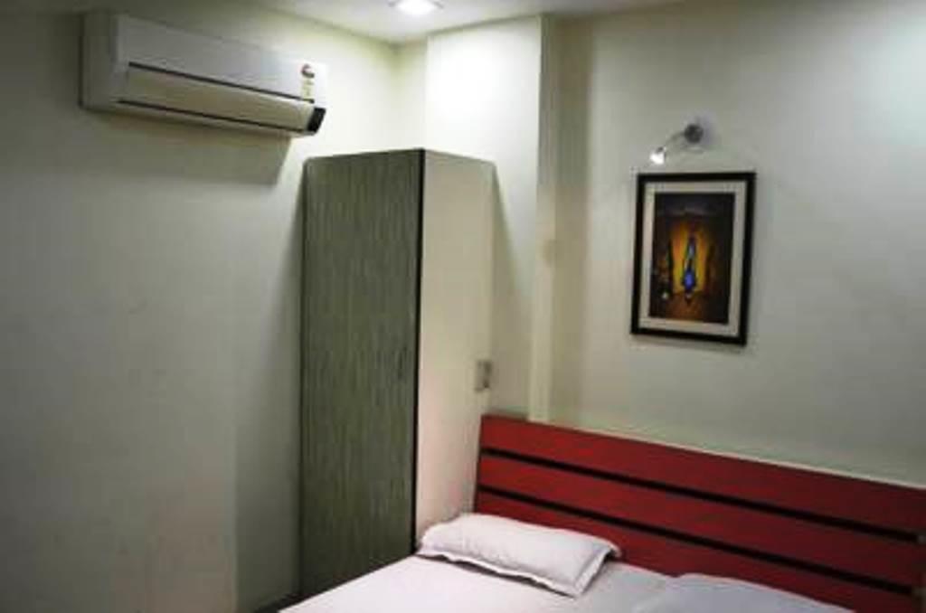Hotel Royal Apple Ahmedabad Luaran gambar